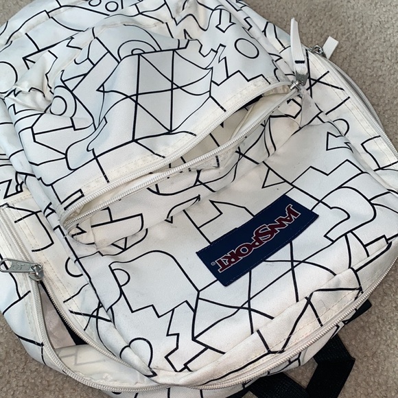 White Jansport backpack pre-owned - Picture 5 of 8